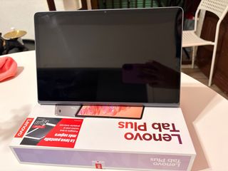 Lenovo Tab Plus Plata