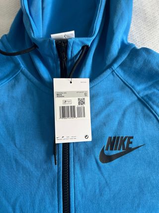 Sudadera Nike. Nueva. 