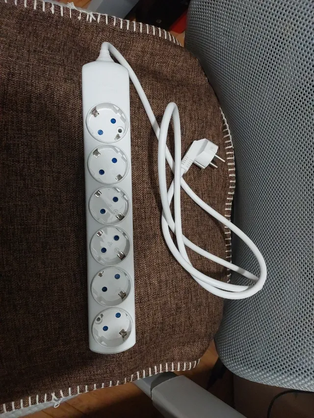 Regleta 6 tomas blanco 1,5 m