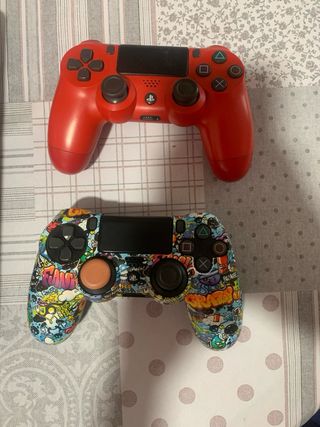 PS4 Slim Negra + 2 Mandos