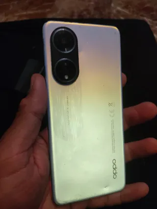 Schermo increspato ma funzionale Oppo A98 5G da 256 GB 