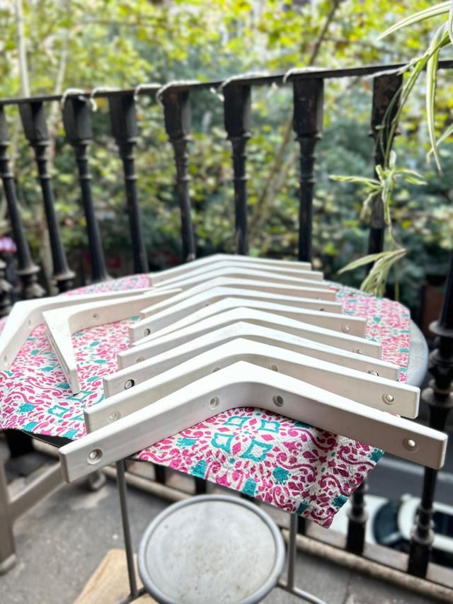 Soportes para repisas blancos 1€ cada uno