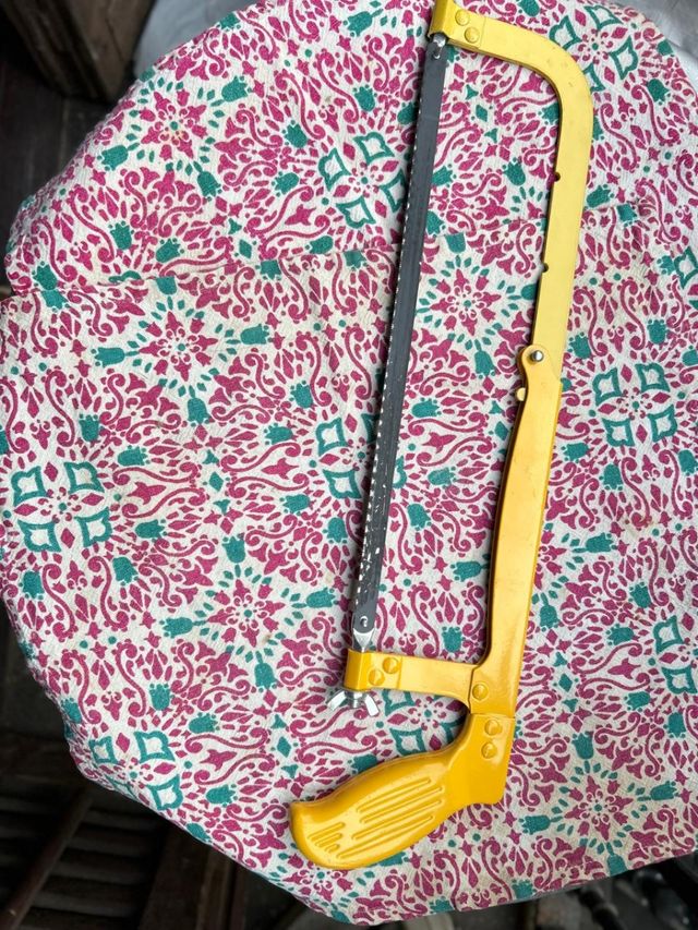 Sierra de arco amarilla