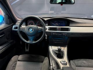 BMW Serie 3 330i (E90)