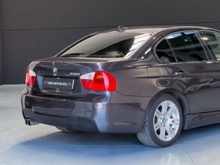 BMW Serie 3 330i (E90)