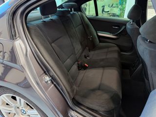 BMW Serie 3 330i (E90)