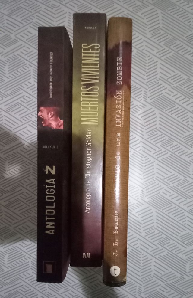 - Diario de una invasion zombis.
Y dos más.