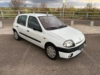 Renault Clio 1.9D Blanco