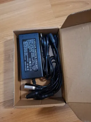Cargador Batería Litio Patinete Eléctrico NUEVO