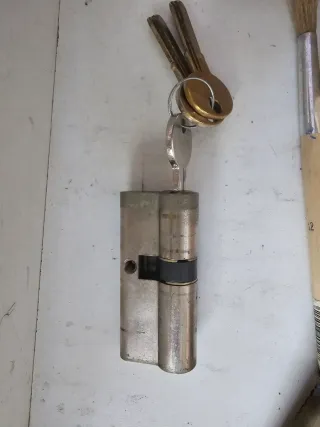 Cilindro seguridad Tesa con 3 llaves