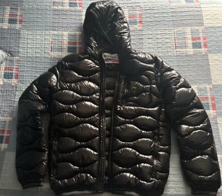 Blauer Chaquetón Negro Plumas