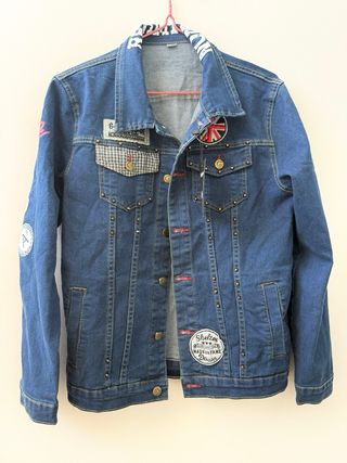 Cazadora vaquera diseño increíble. unisex.
