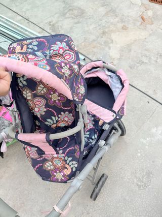 Carrito de muñecas estampado floral