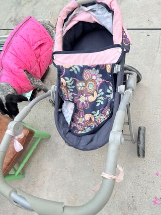 Carrito de muñecas estampado floral