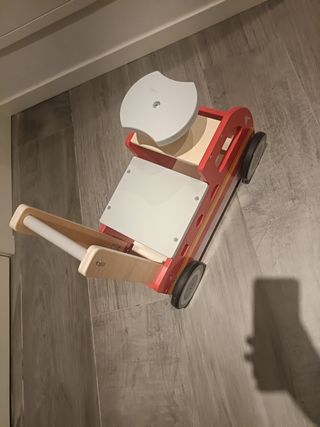 Andador de madera para bebé