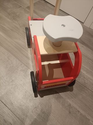 Andador de madera para bebé