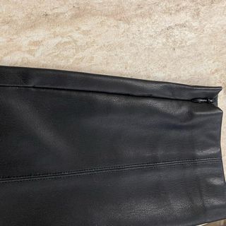 Pantalón efecto piel Zara Negro Talla L