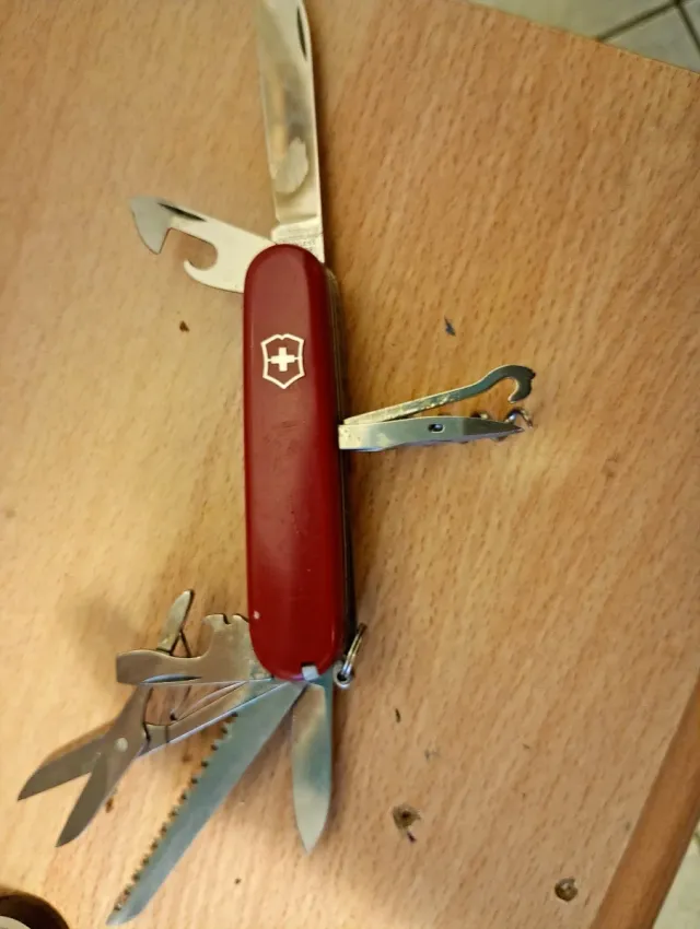 Victorinox Huntsman ed Explorer rostfrei