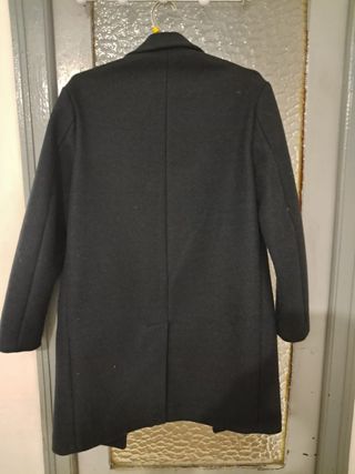 Abrigo negro Zara