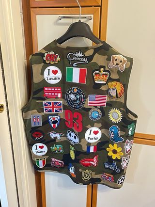 Gilet militare camouflage con patch