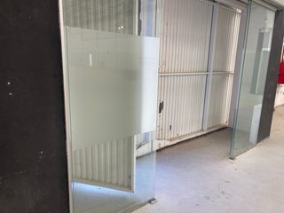 Puerta corredera cristal automática grande. 