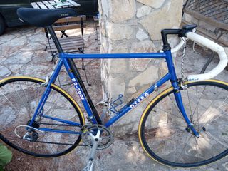Bicicleta de carreras Otero R2-300F