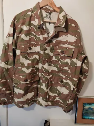 Chaqueta Pull and Bear camuflaje