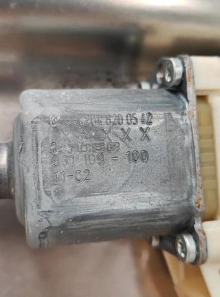 Mercedes-benz a2048204302 elevalunas clase 240171