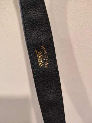 Bolso Gucci negro piel con detalles dorados