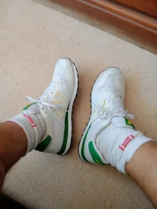 Zapatillas New Balance Negras y Grises