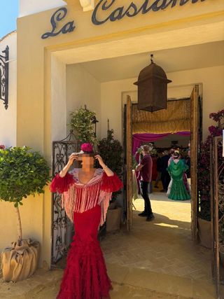 Traje de flamenca y mantoncillo