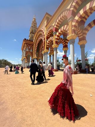 Traje de flamenca y mantoncillo