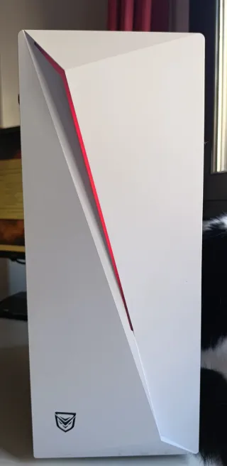 Se vende Espectacular PC-Torre Gaming Raizen Blanc