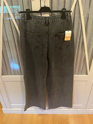 Pantalón vaquero negro con brillos Talla 36