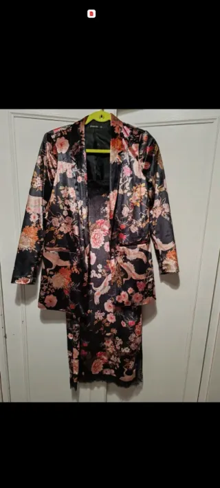 Conjunto Terciopelo Vestido y Americana Flores