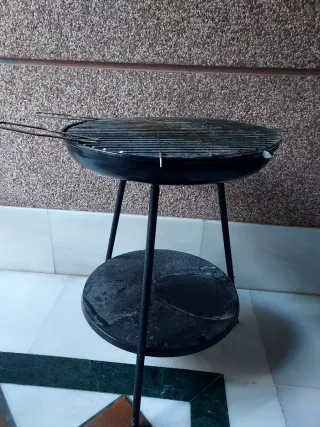Barbacoa negra con estante inferior,68 x 49 d radi