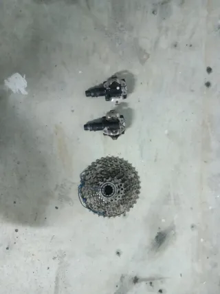 Pedales Automáticos + Piñonera Shimano
