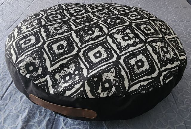 Puff redondo 60cm con asa de cuero