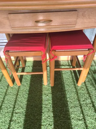 Mesa de cocina madera con 2 taburetes