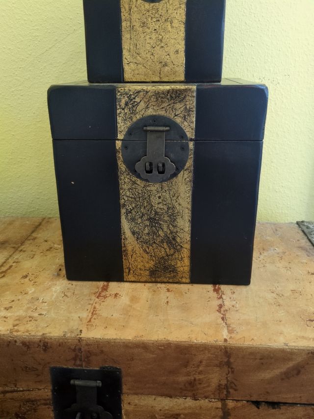 2 Cajas Decorativas Madera Negra y Dorada