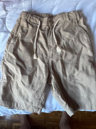 Pantalones cortos beige con cordón talla 9 años