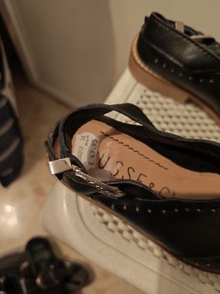 Zapatos destalonados de piel