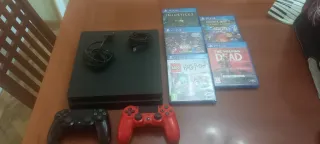 PS4 (PlayStation 4) Negra + 5 Juegos