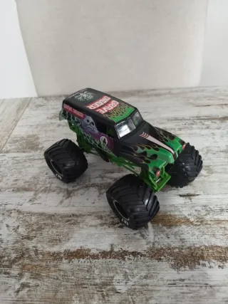 2 
Monster Jam Grave Digger Coche