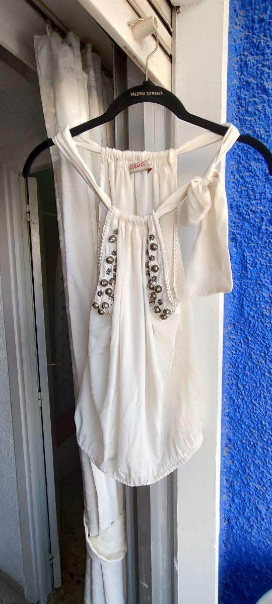 Blusa LIU-JEANS cuello halter con pedrería