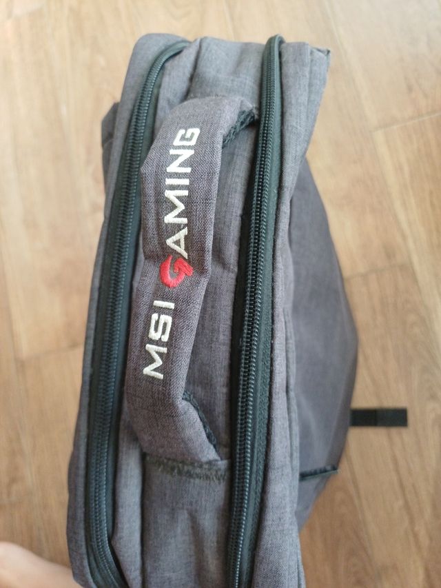 Mochila MSI Gaming Gris