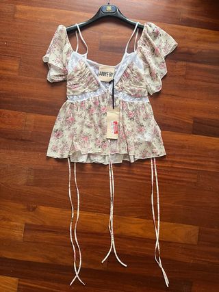 Blusa romántica ANIYE BY floral con encaje