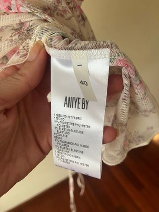Blusa romántica ANIYE BY floral con encaje