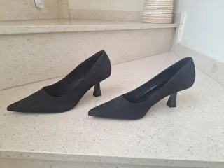 Zapatos de tacón negros para mujer