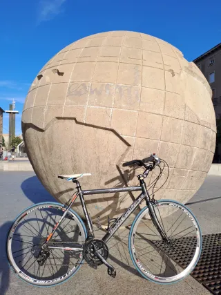 Bicicleta ligera nueva